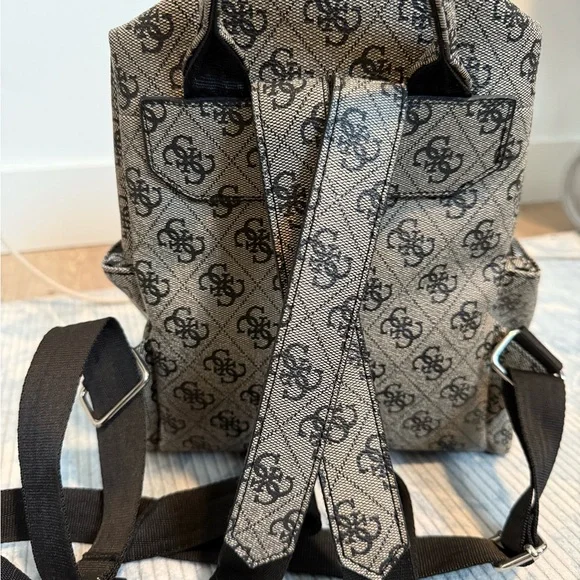 Guess Backpack - Picture 4 of 4